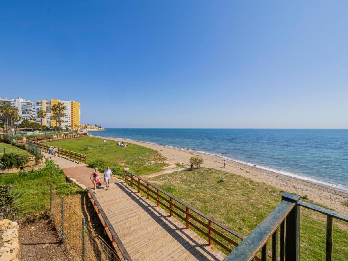 Apartment On Beach Mijas Ситио-де-Калаонда Экстерьер фото