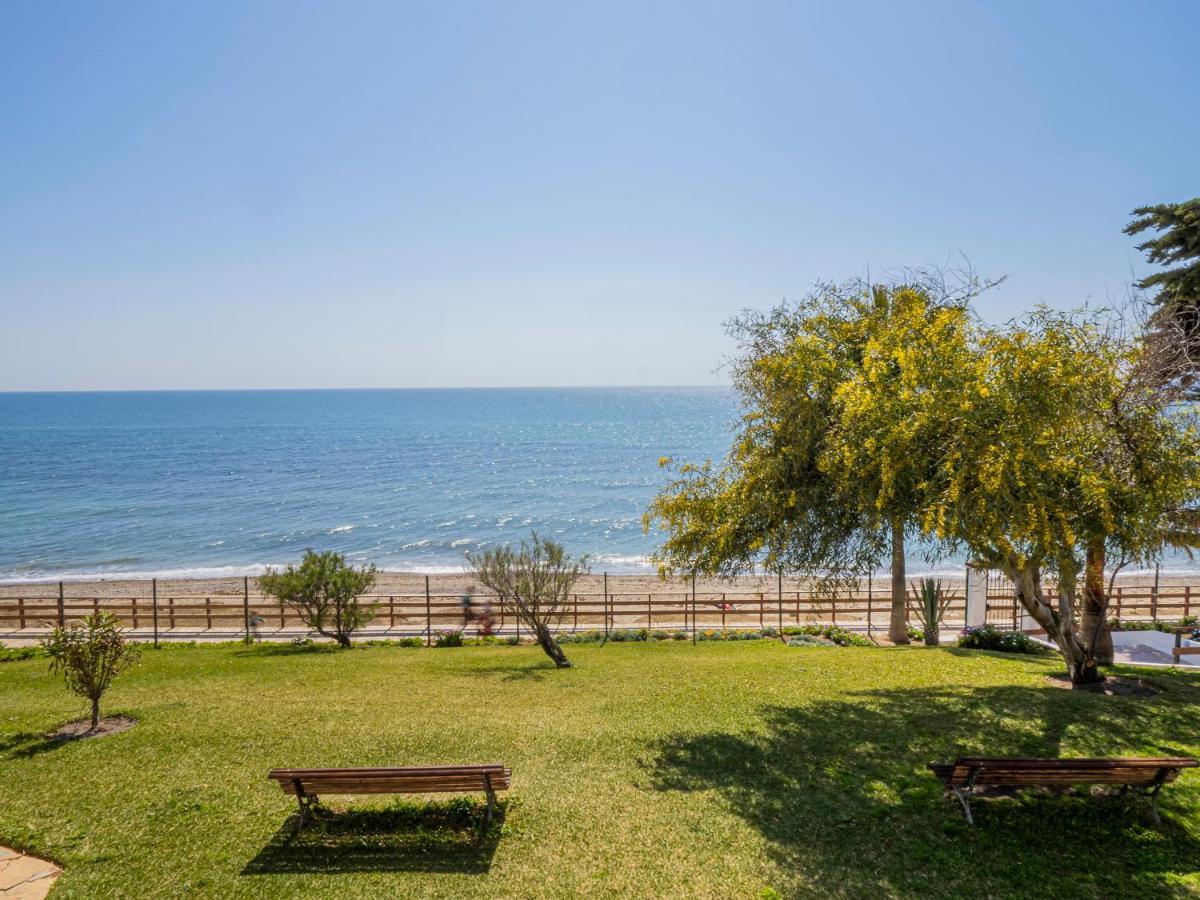 Apartment On Beach Mijas Ситио-де-Калаонда Экстерьер фото